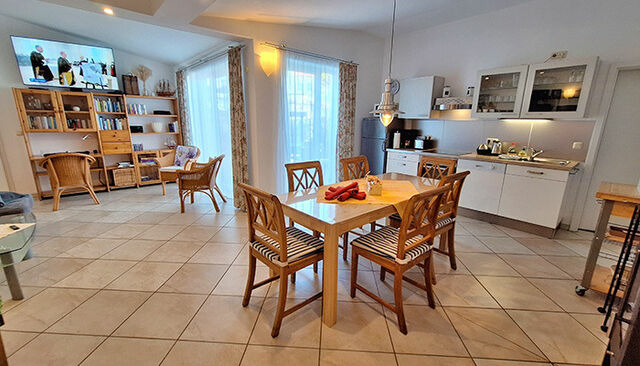 Ferienwohnung in Heringsdorf - Brinkmannhaus Anna Whg 2 - modern viel Platz fast am Strand Sauna Terrasse Grill - Bild 4